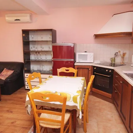 Apartments With A Parking Space Selce, Crikvenica - 5287 Apartment Selce
